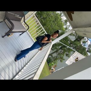 Meet your Posher, Ebony